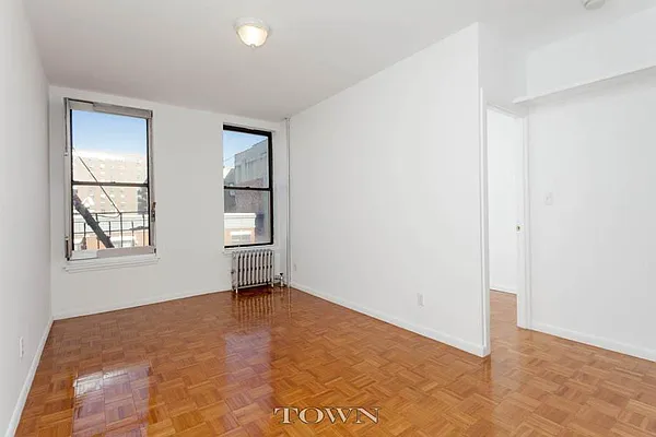 Rented by Town Residential | media 9