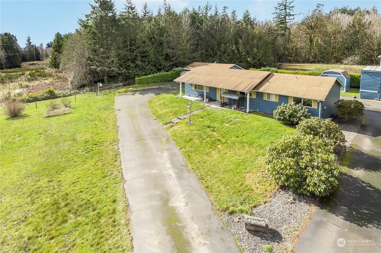 2753 NW Mountain View Road photo 1