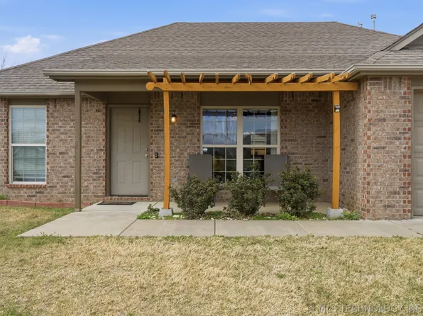 2503 Hunters Ct, Claremore, OK 74019