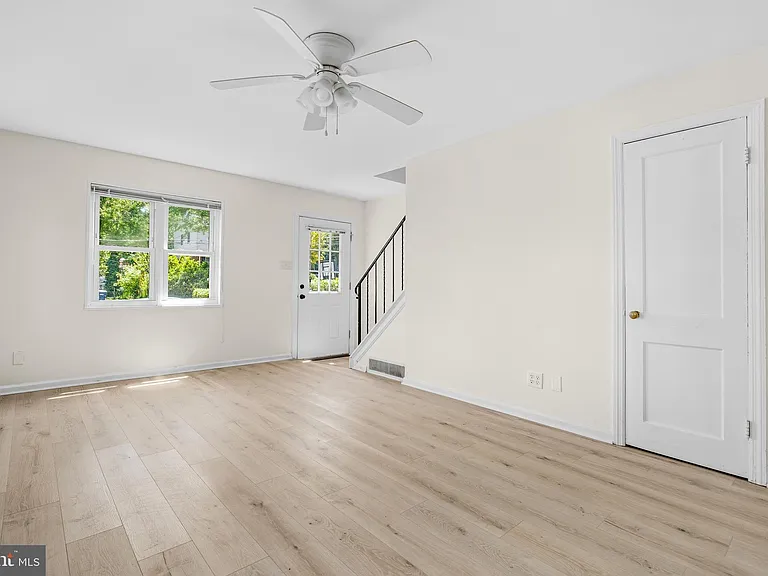 5810 Fifer Dr — Photo 3