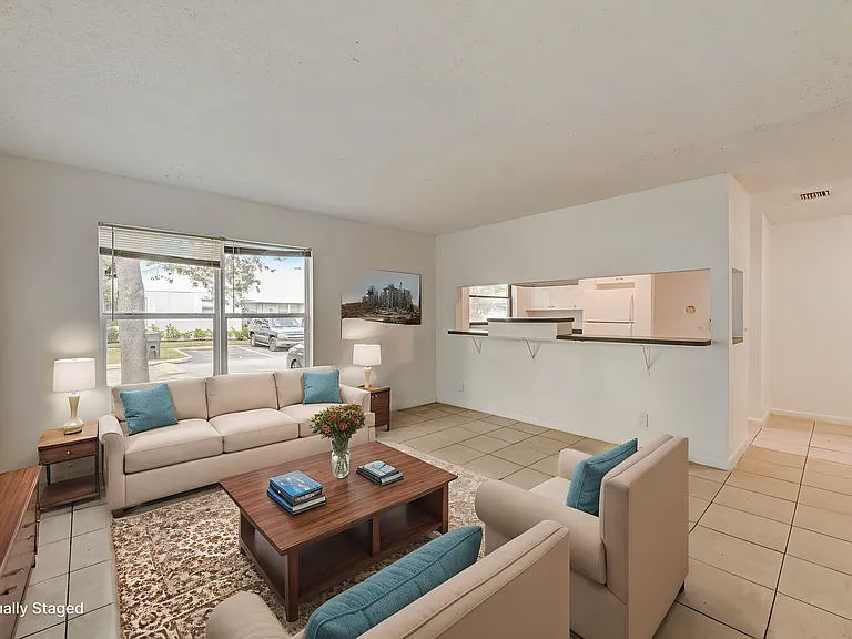 Fall Ridge Apartments — Photo 14