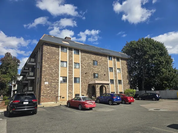 303 Lowell St APT 1, Somerville, MA 02145