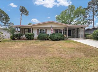 1688 Elkhart Cir, Tavares, FL 32778