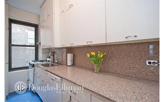Sold by Douglas Elliman | media 15