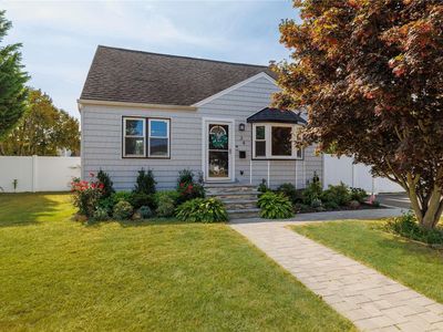 34 Alice Road, West Islip, NY, 11795