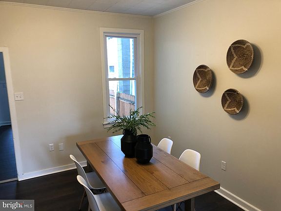 3rd image of 531 E Cumberland St