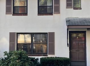 4 Frazer Rd, Arlington, MA 02476