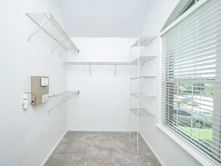 3015 Darby Brook Dr — Photo 12