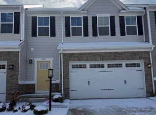 7351 S Pointe Ln, Parma, OH 44130