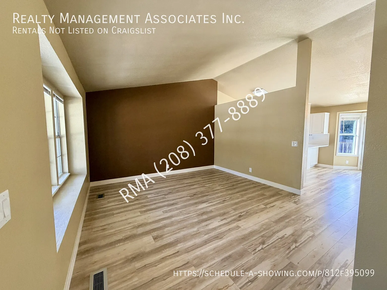 Spacious home in Prime Location — Photo 3