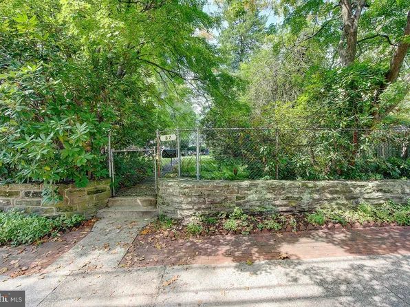 37 E Mermaid Ln, Philadelphia, PA 19118