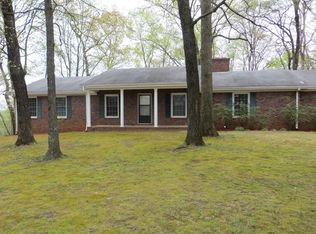 182 Rolling Meadows Dr, Cleveland, GA 30528