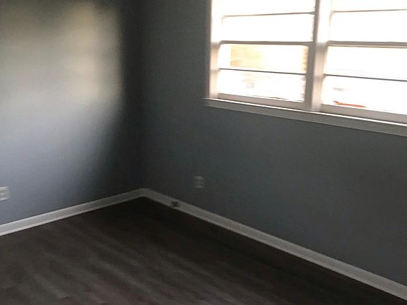 4th image of 3637 Woodbury Dr