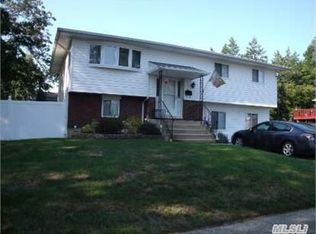 17 Baker St, West Babylon, NY 11704