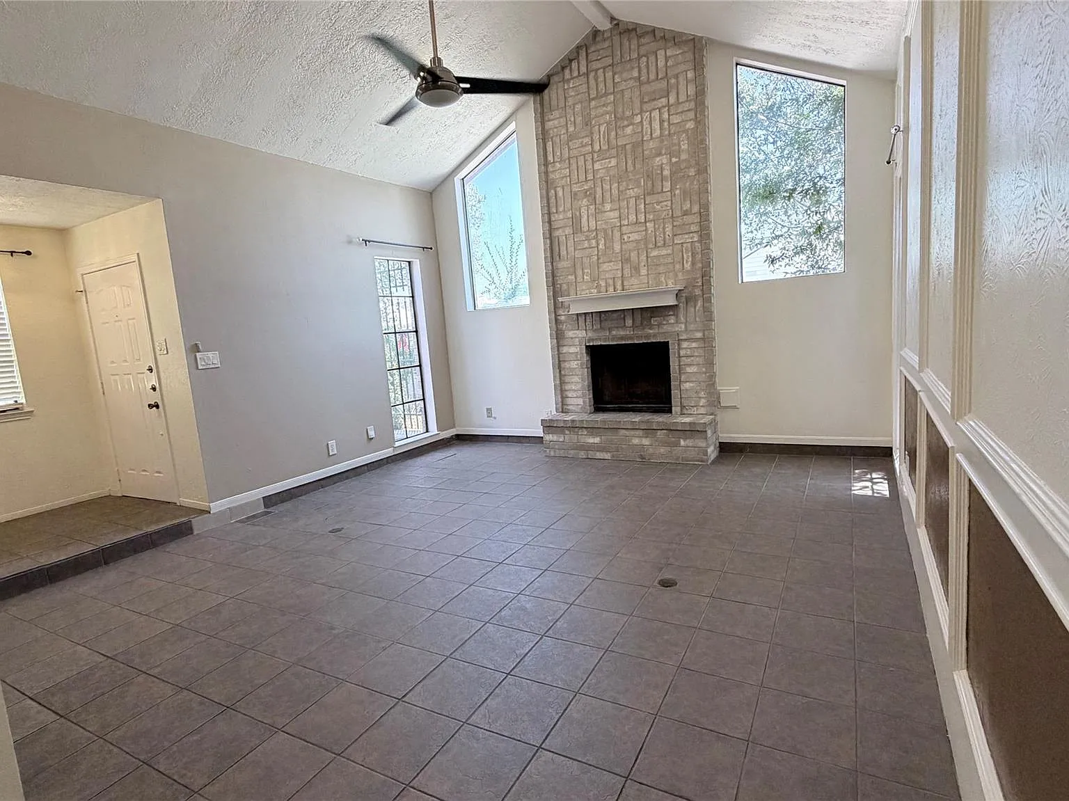 3 bed, 2.0 bath, 1755 sqft, $1,850 — Photo 3