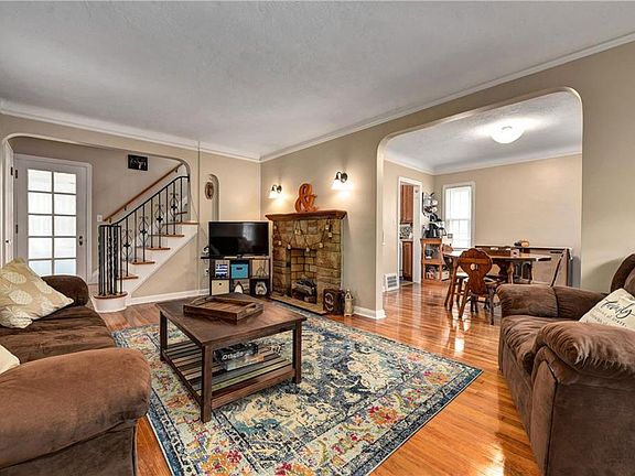 4th image of 16701 Westdale Ave
