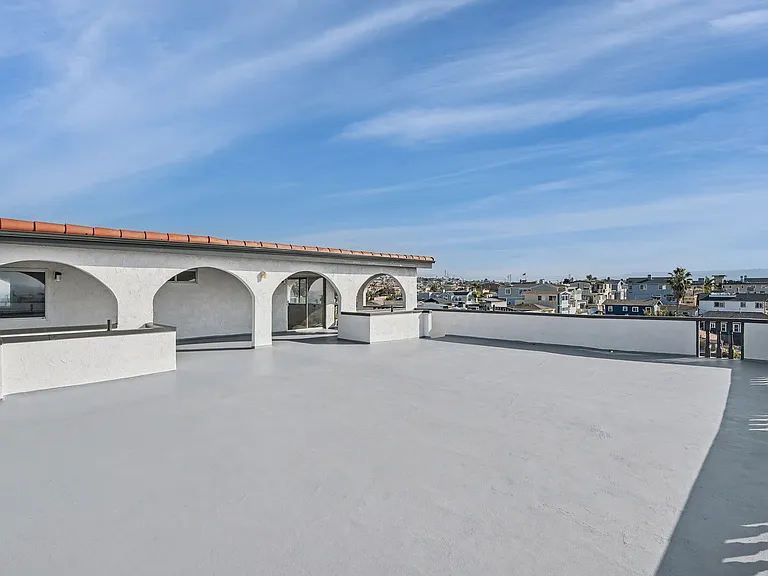 Monterey 1428 — Photo 38