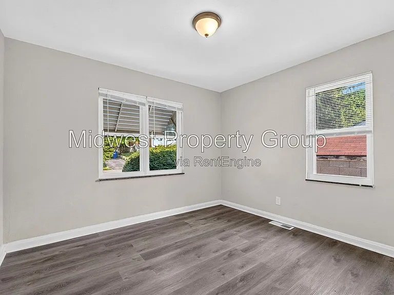 1237 Fairview Ave — Photo 9