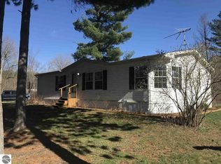 9156 E Howard City Edmore Rd, Vestaburg, MI 48891