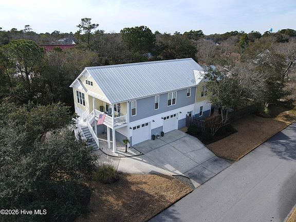 2nd image of 229 NE 43rd Street