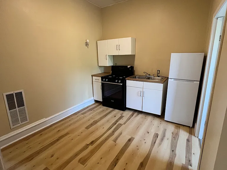 11 Parade St #2 — Photo 2