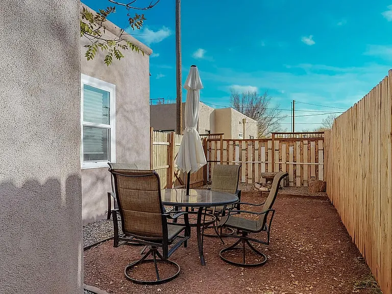 221 Girard Blvd SE #1F — Photo 23