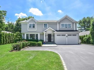 11 Hickman St, Syosset, NY 11791