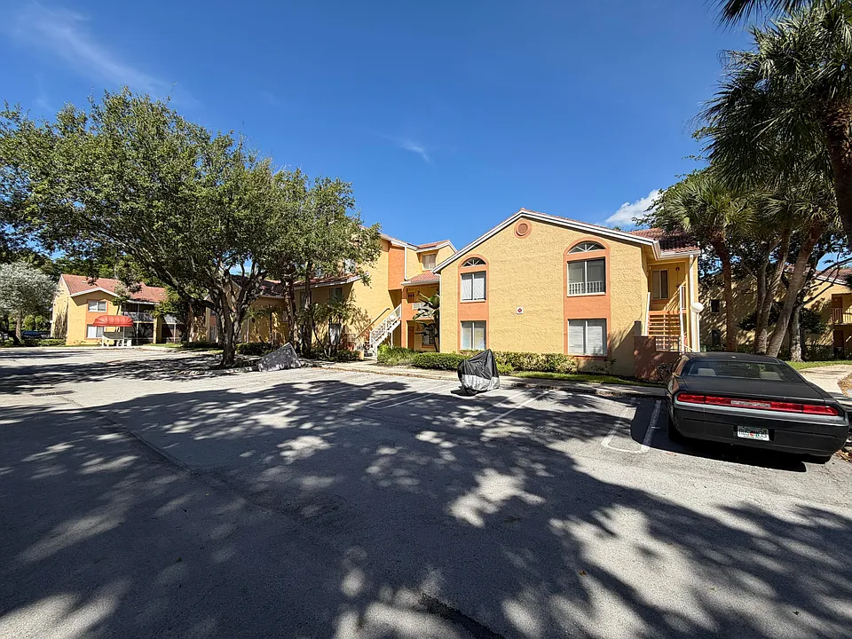 938 Coral Club Dr #938