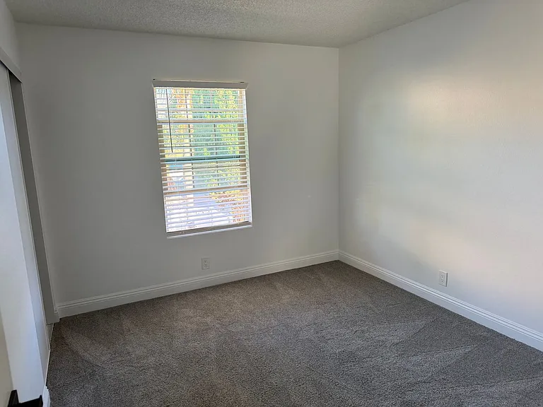 452 Estriga Ct — Photo 6