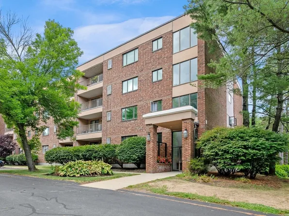 12 Ledgewood Way APT 16, Peabody, MA 01960