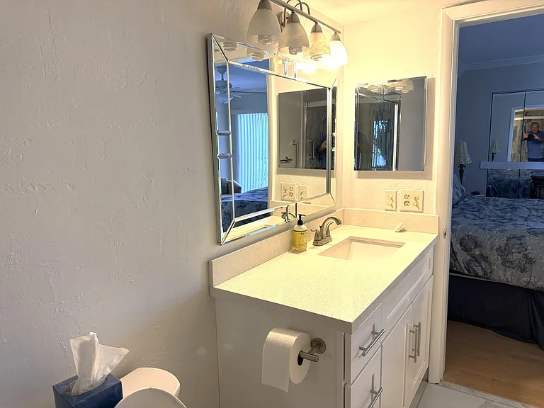 7146 Huntington Ln #403 — Photo 16