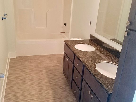 4th image of 133 Bluegrass Dr