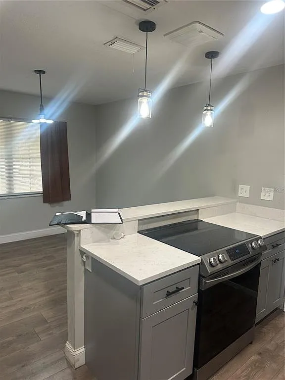 3 bed, 2.0 bath, 1447 sqft, $2,300 — Photo 4