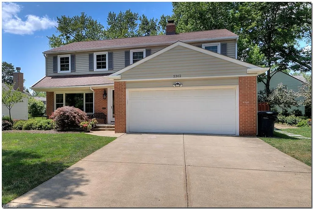 2362 Beachwood Blvd photo 1