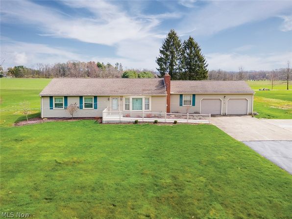 10161 New Buffalo Rd, Canfield, OH 44406