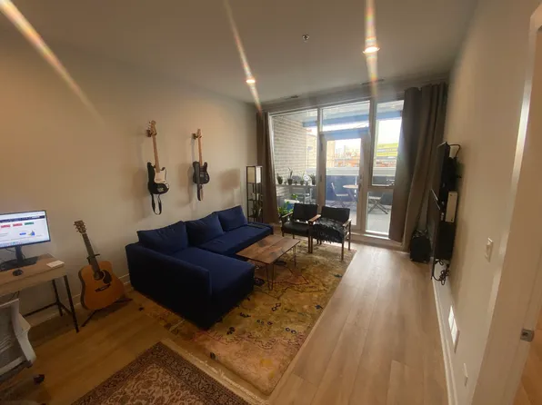 2924 W Medill Ave, Chicago, IL 60647