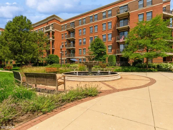 2335 W Belle Plaine Ave APT 109, Chicago, IL 60618