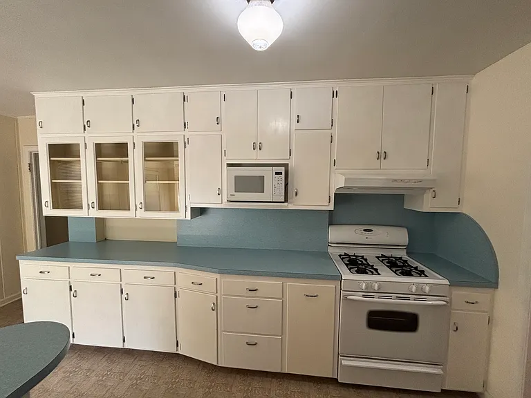 823 S Blakely St — Photo 7