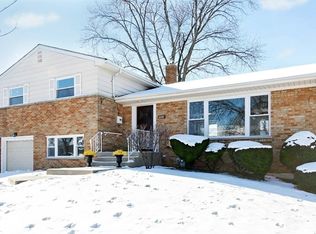 1640 Charleston Ct, Melrose Park, IL