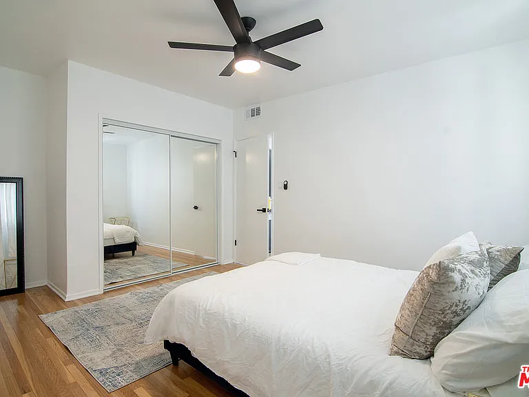 344 S Rexford Dr #4 — Photo 22