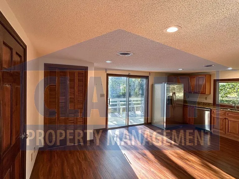 912 Fairmont Ave NW — Photo 14