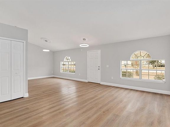 4th image of 4181 SW 111th Pl