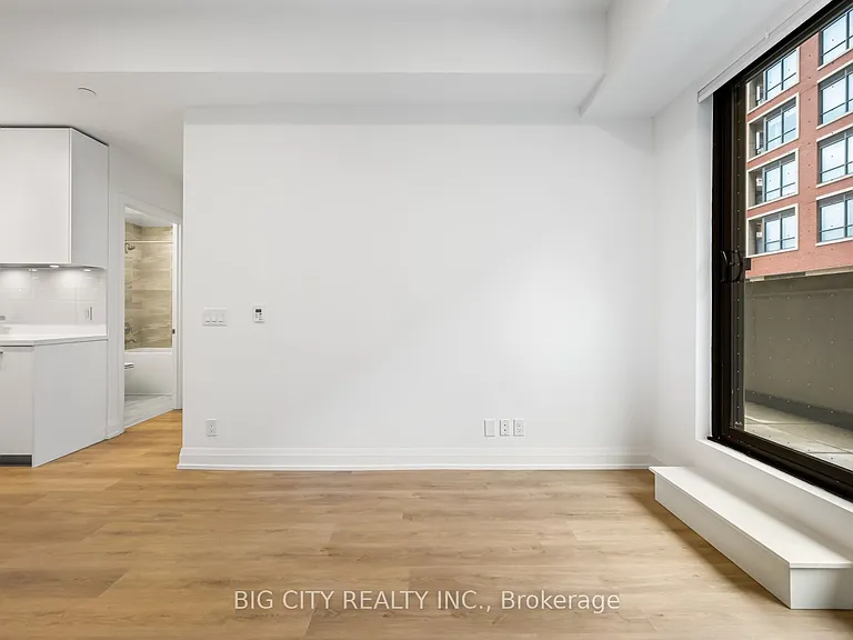 36 Brentcliffe Rd #201 — Photo 6