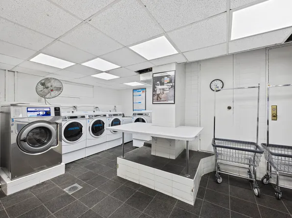 321 East 48th Street image 16 of 18