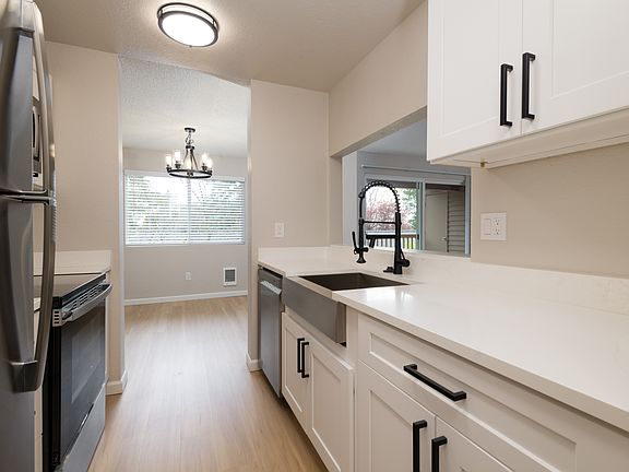 2nd image of 10844 NE 68th St