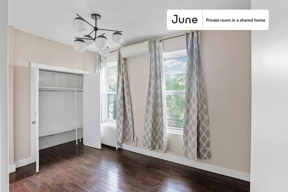 Building Photo - 2141 Cortelyou Rd #B