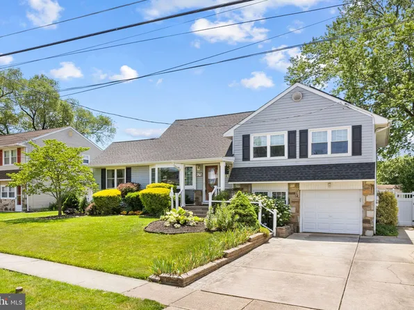 115 Pelham Rd S, Voorhees, NJ 08043