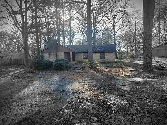 3rd image of 513 E Bobbies Cir