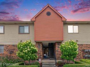 38600 Lanse Creuse St, Harrison Township, MI 48045