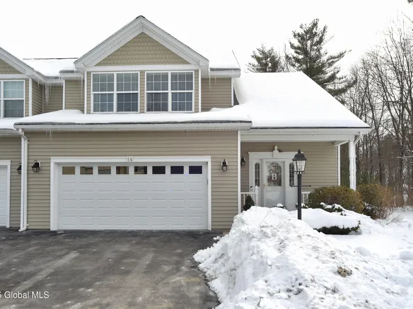 14 Hummingbird Court, Niskayuna, NY 12309